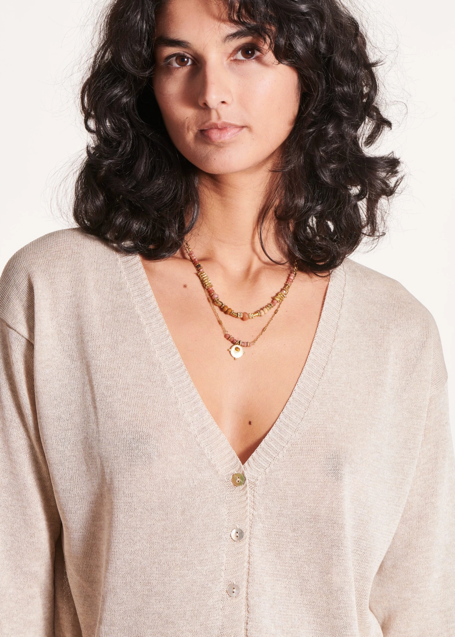 Gilet Court Doré Manches Longues Col V 7 Gilet Court Doré Manches Longues Col V – Image 5