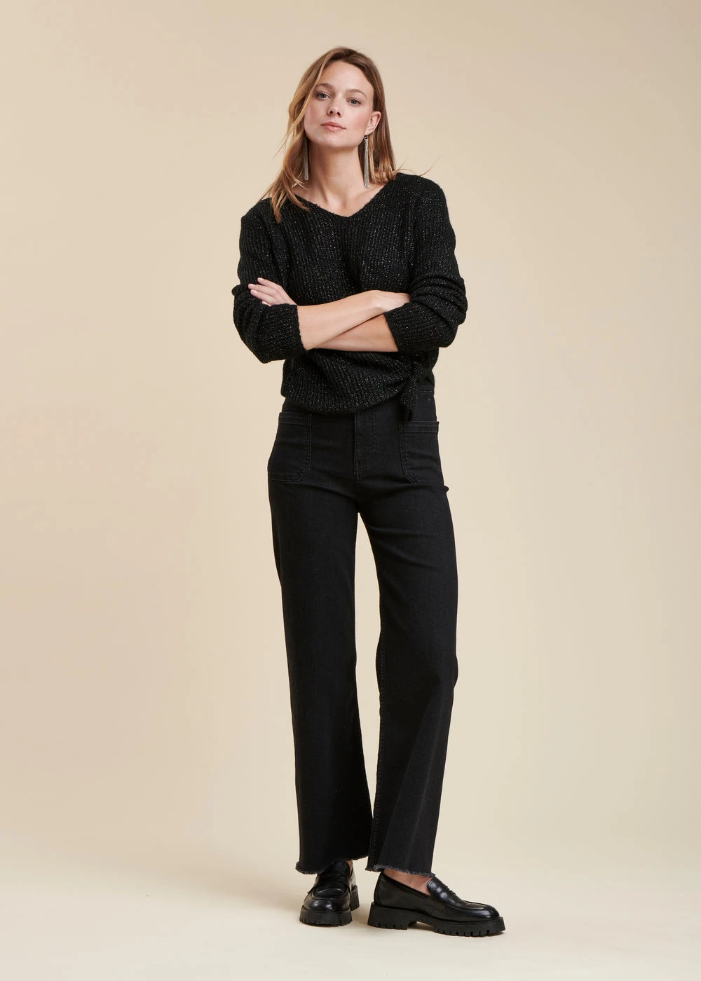 Pull Noir Court En Maille Irisée Avec Nœud 8 Pull Noir Court En Maille Irisée Avec Nœud – Image 6