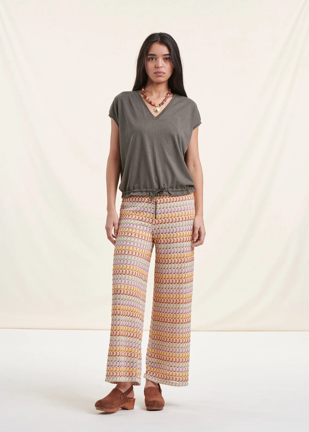 T-shirt Blousant Kaki En Lyocell Manches Courtes 7 T-shirt Blousant Kaki En Lyocell Manches Courtes – Image 6