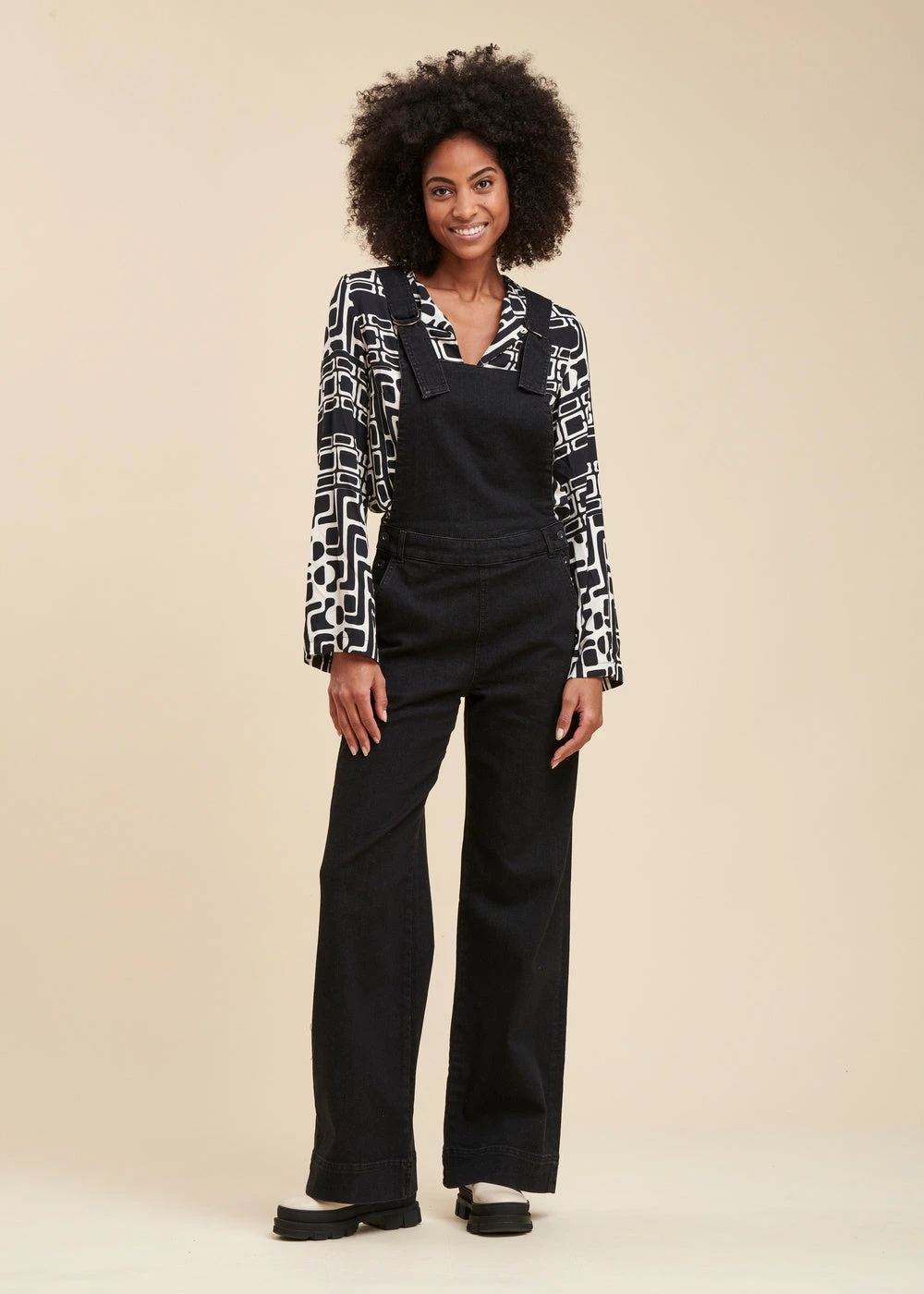 Salopette Noire En Jean Coton Biologique 4 Salopette Noire En Jean Coton Biologique – Image 2