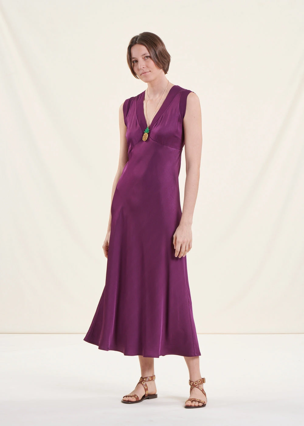 Robe Longue Fluide Habillée Prune 4 Robe Longue Fluide Habillée Prune – Image 2