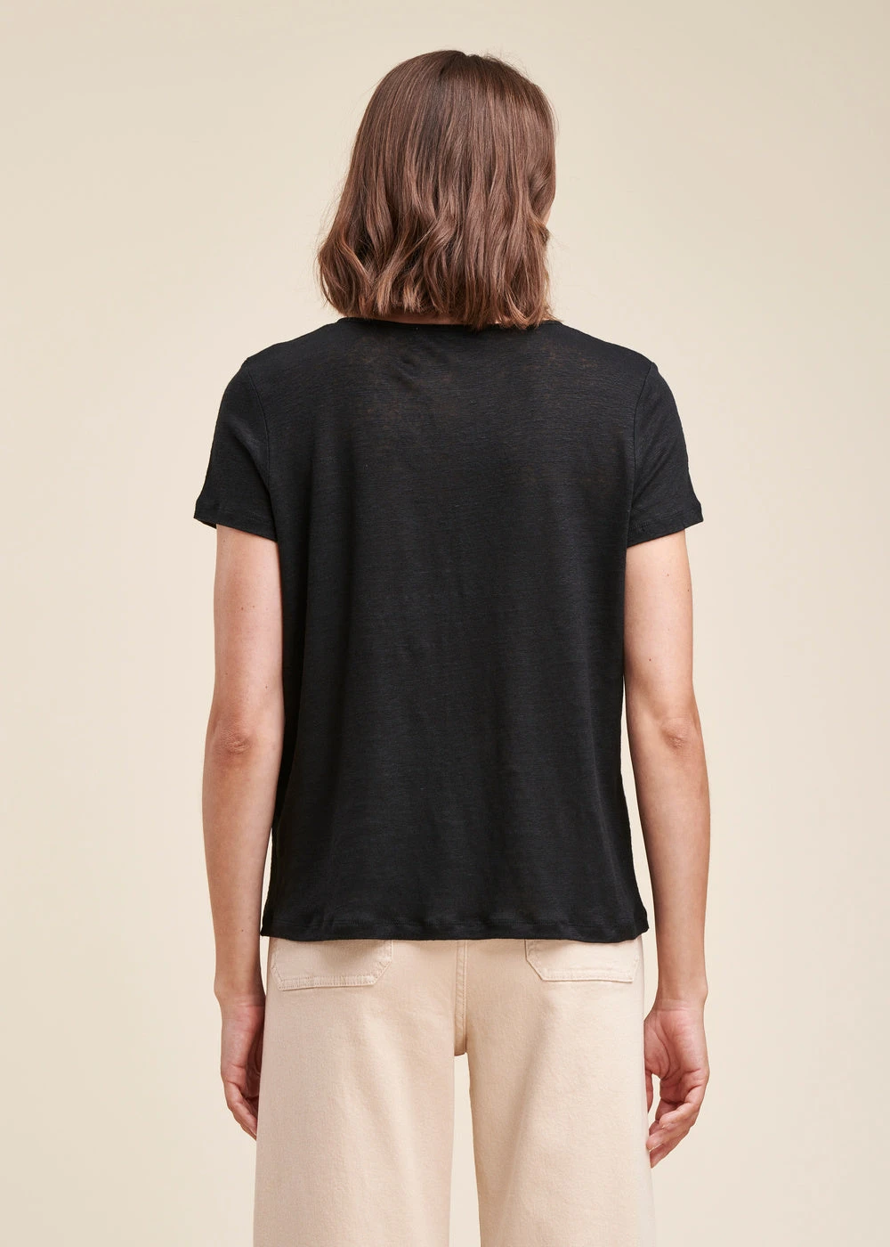 T-shirt Noir En Lin Manches Courtes 5 T-shirt Noir En Lin Manches Courtes – Image 3