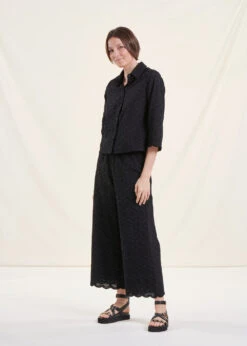 Chemise Noire En Broderie Anglaise Manches 3/4 -Mode Soldes Boutique FH CH VAPOLA R 700 a