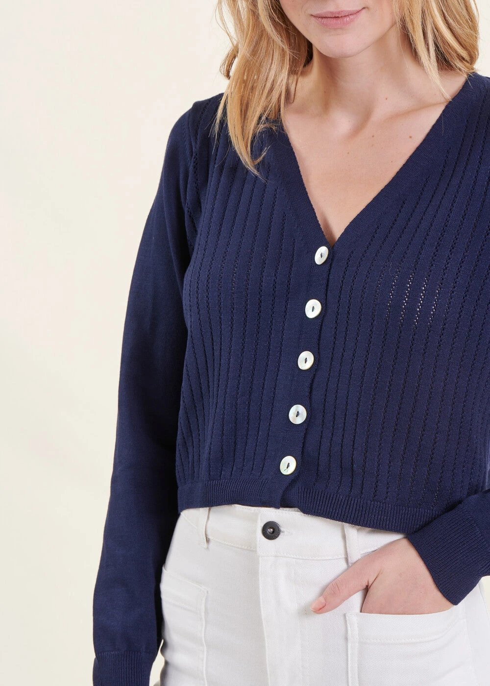 Gilet Court Bleu Marine Col V 7 Gilet Court Bleu Marine Col V – Image 5