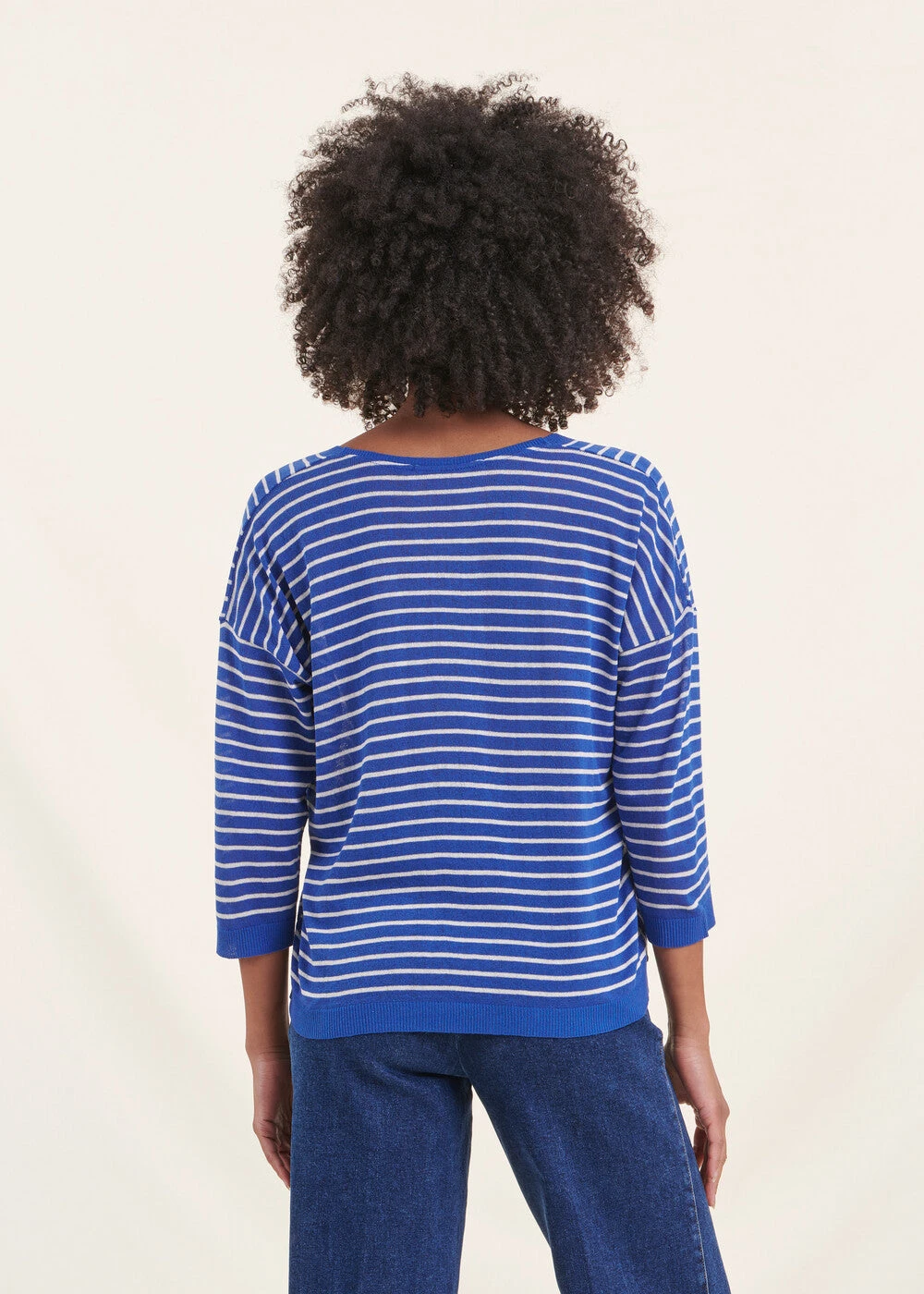 Pull Rayé Bleu Roi Manches 3/4 Col V 4 Pull Rayé Bleu Roi Manches 3/4 Col V – Image 3