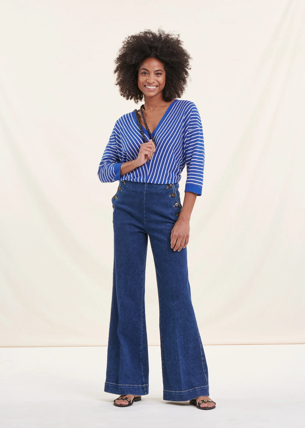 Pull Rayé Bleu Roi Manches 3/4 Col V 7 Pull Rayé Bleu Roi Manches 3/4 Col V – Image 6