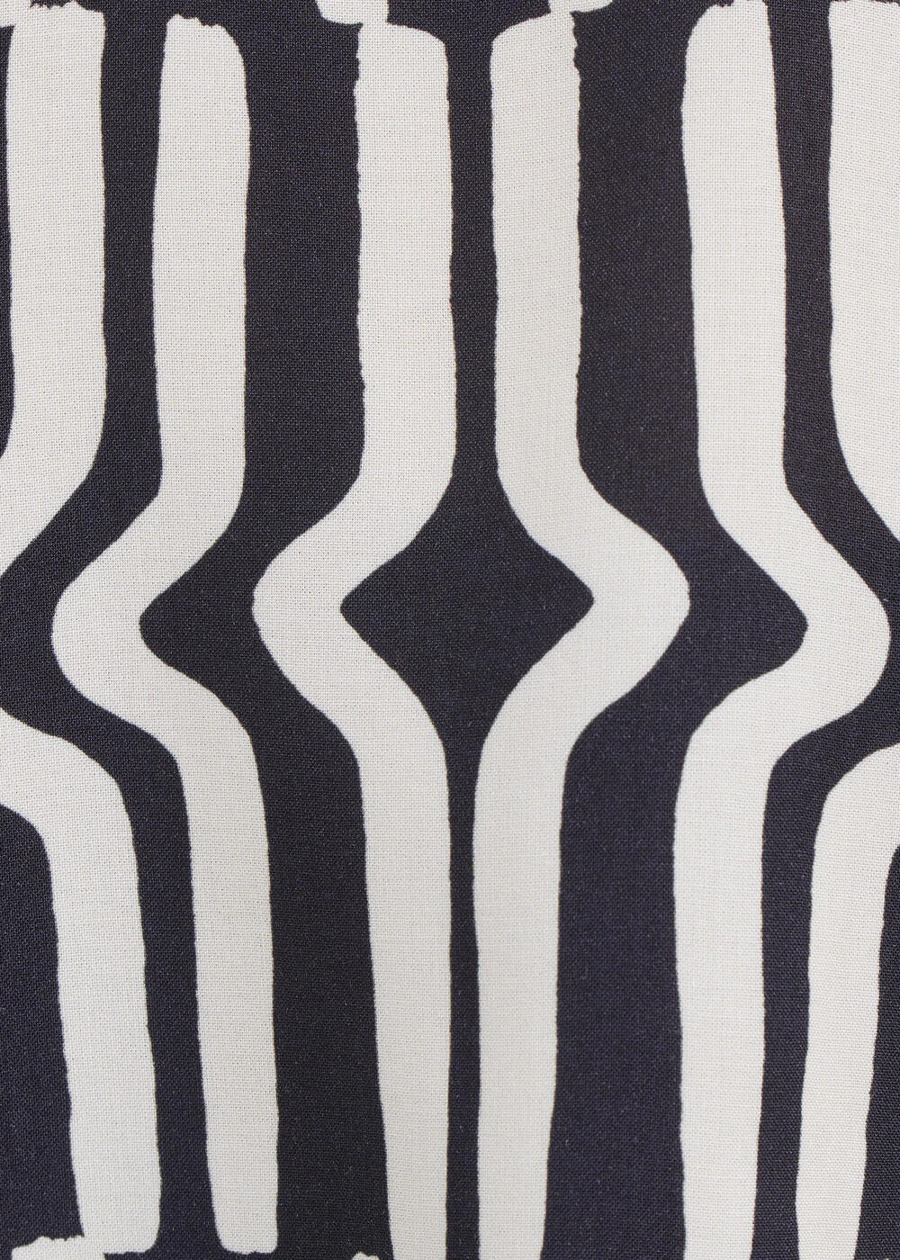 Top Manches Courtes à Imprimé Graphique Noir Et Blanc 6 Top Manches Courtes à Imprimé Graphique Noir Et Blanc – Image 4