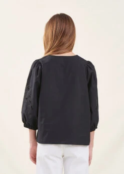 Top Noir Encolure Tunisienne En Coton 10 Top Noir Encolure Tunisienne En Coton -Mode Soldes Boutique FH TO VIJA P 700 b